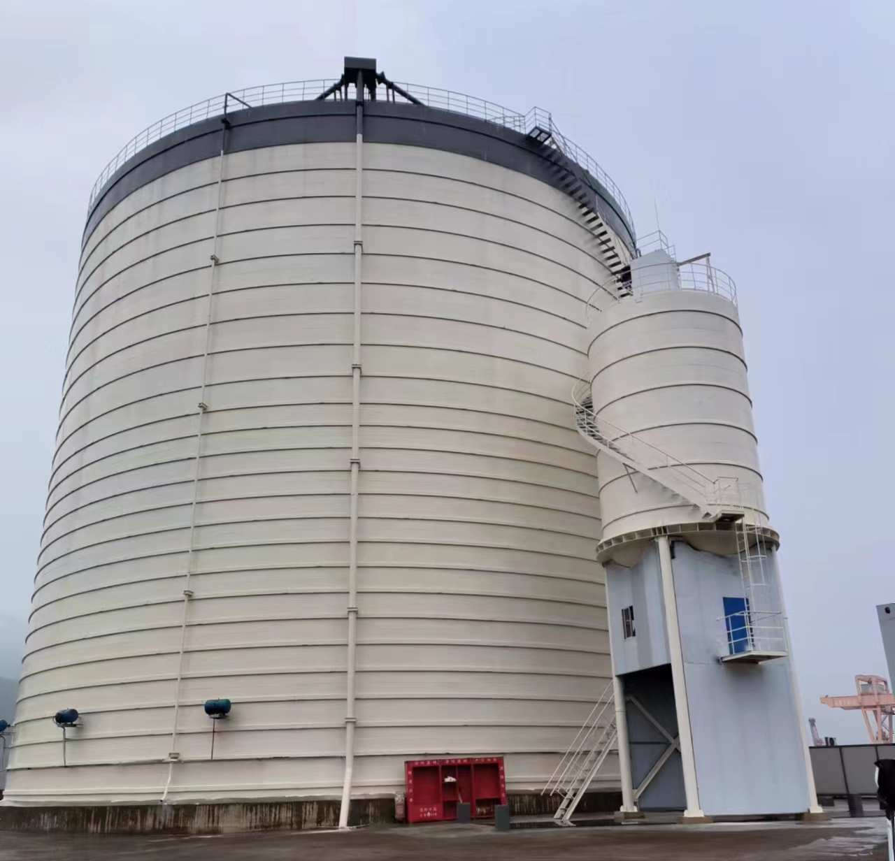 城东10万吨水泥钢板库